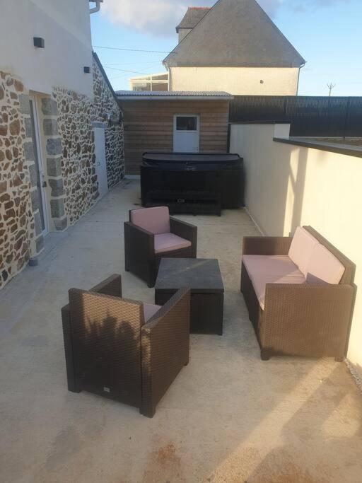 Gite Atypique Avec Jacuzzi Hillion Luaran gambar